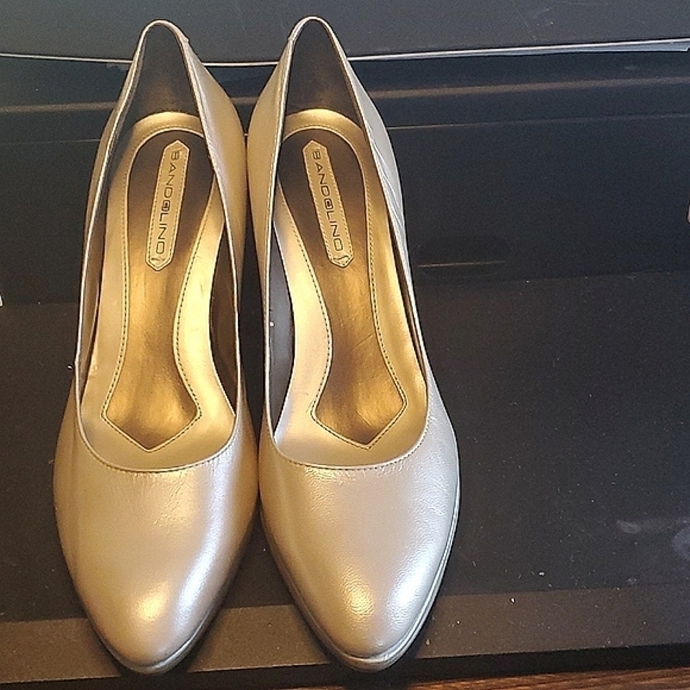 Bandlino cream heels Shoes Size 9.5M